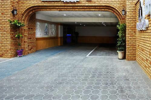 Hotel Butler Suwon Exterior photo